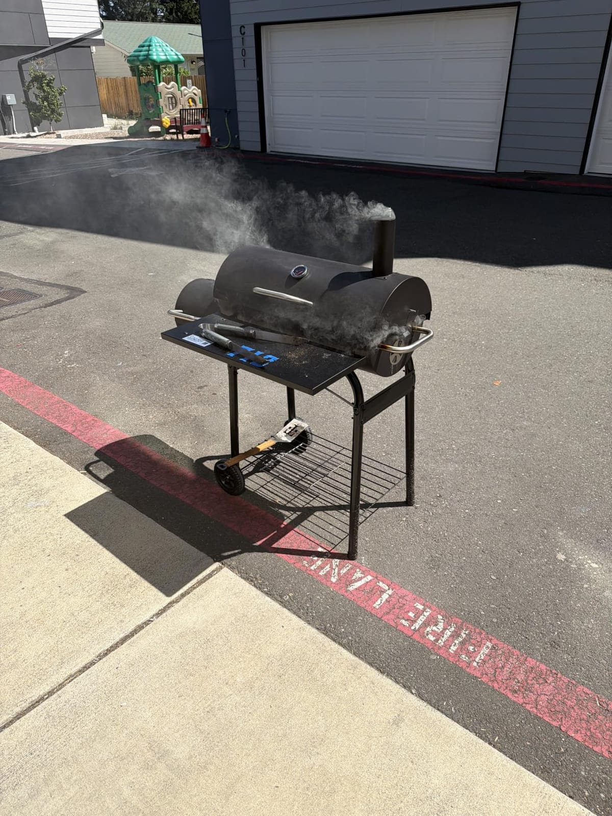 Charcoal Grill Offset Smoker: Charcoal Barbecue Grills | with Spacious Cooking Area , Barrel BBQ Grill and Smokers Combo for Outdoor Patio Backyard Camping and Parties customer photo 1