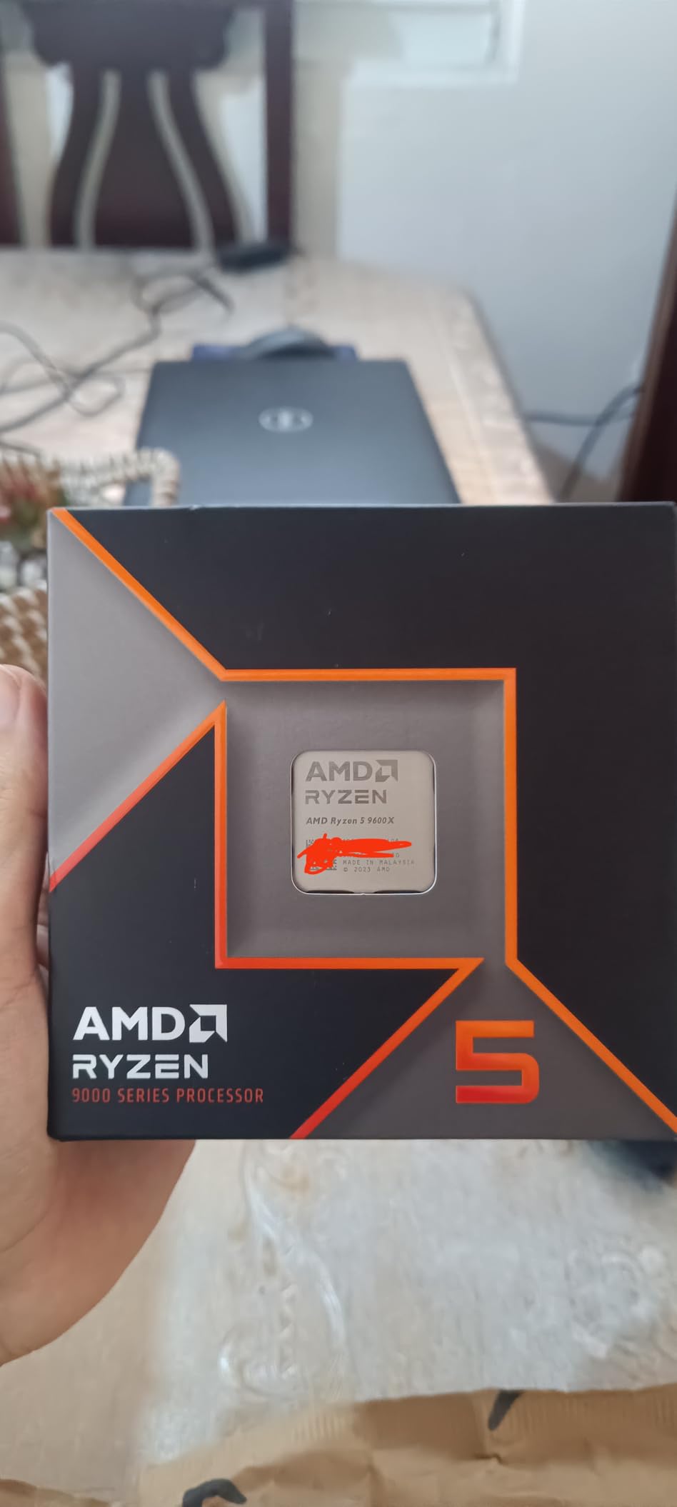 AMD Ryzen™ 5 9600X 6-Core, 12-Thread Unlocked Desktop Processor customer photo 1