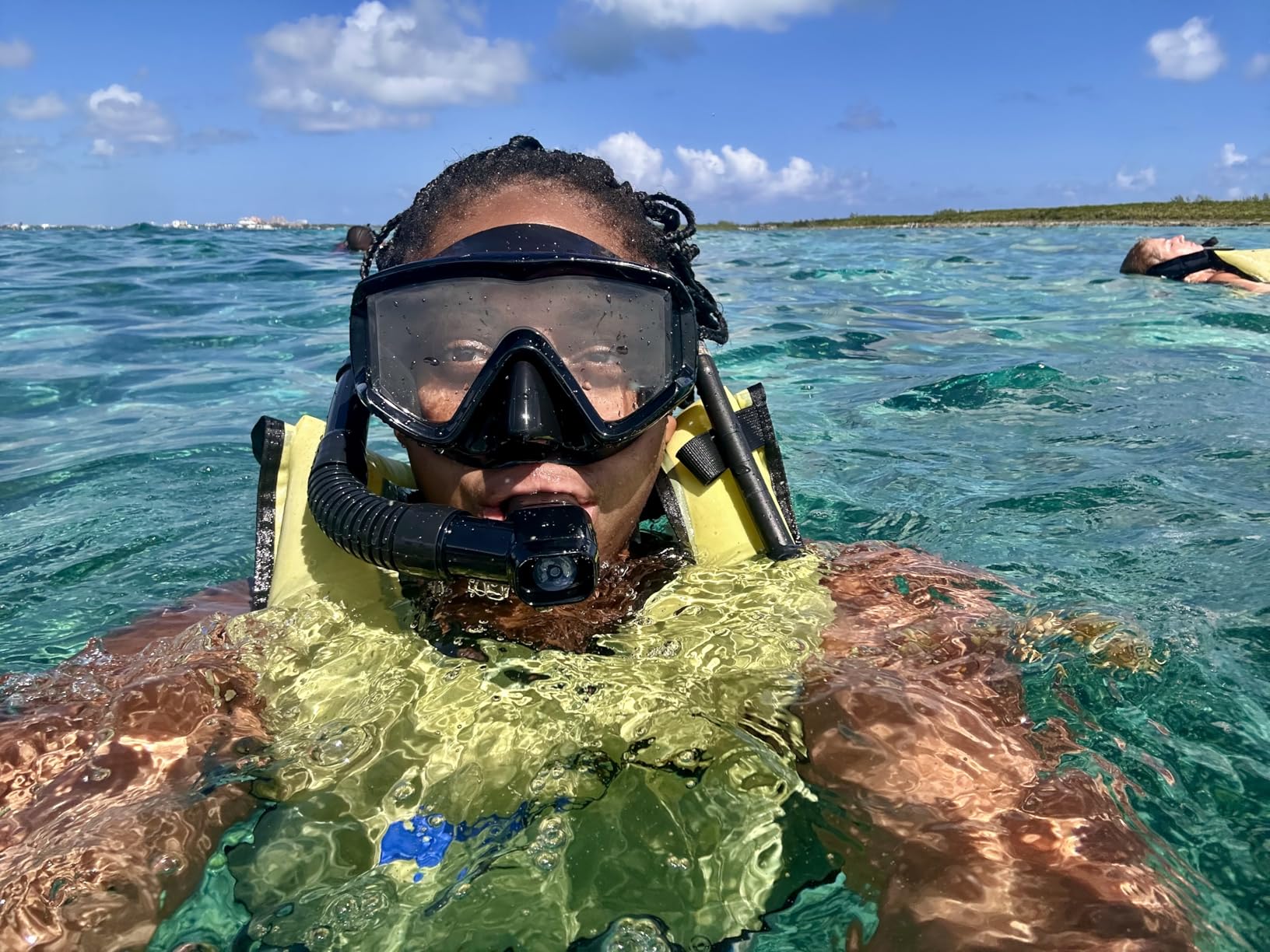 Aegend Snorkeling Gear for Adult Kid - Anti-Fog Mask with Top Dry Valve customer photo 2