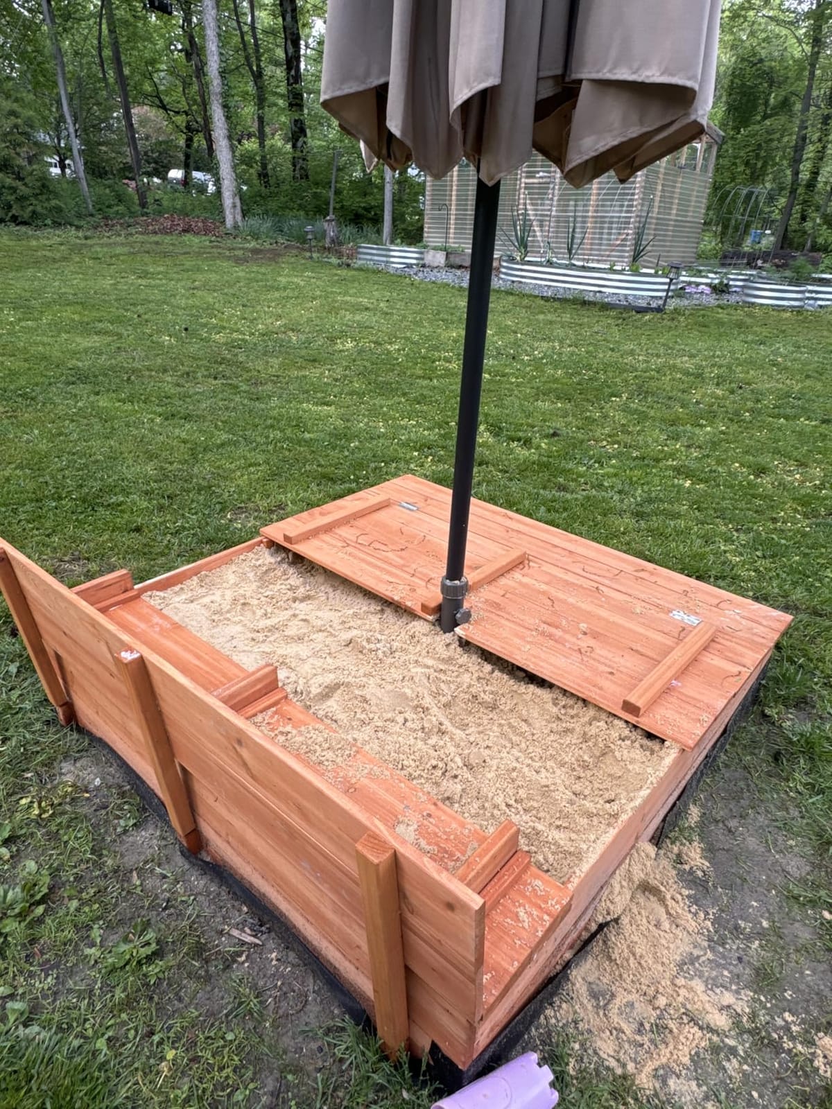 Best Choice Products Large Outdoor Wooden Sand Box for Kids, Sandbox with Cover, Bench Seats Support up to 220 lbs, Bottom Liner for Drainage, Cedar Wood - Espresso customer photo 2
