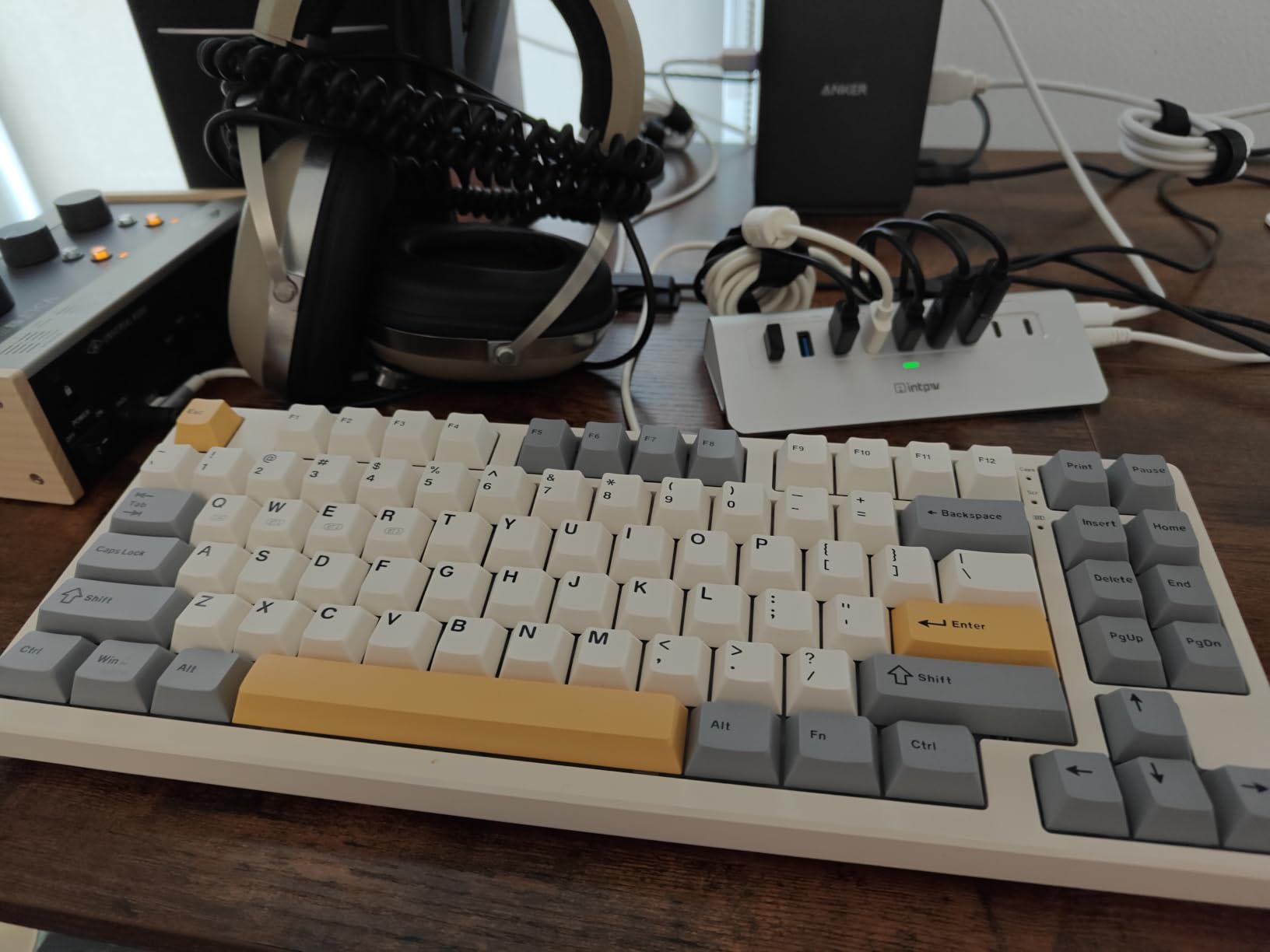 Kisnt KN85 Wireless Mechanical Keyboard, 75% Layout, Bluetooth/2.4GHz/USB-C, Custom RGB Backlit, Hot-Swappable Linear Switch, Creamy Sound for Gaming/Typing (Retro Beige) customer photo 2