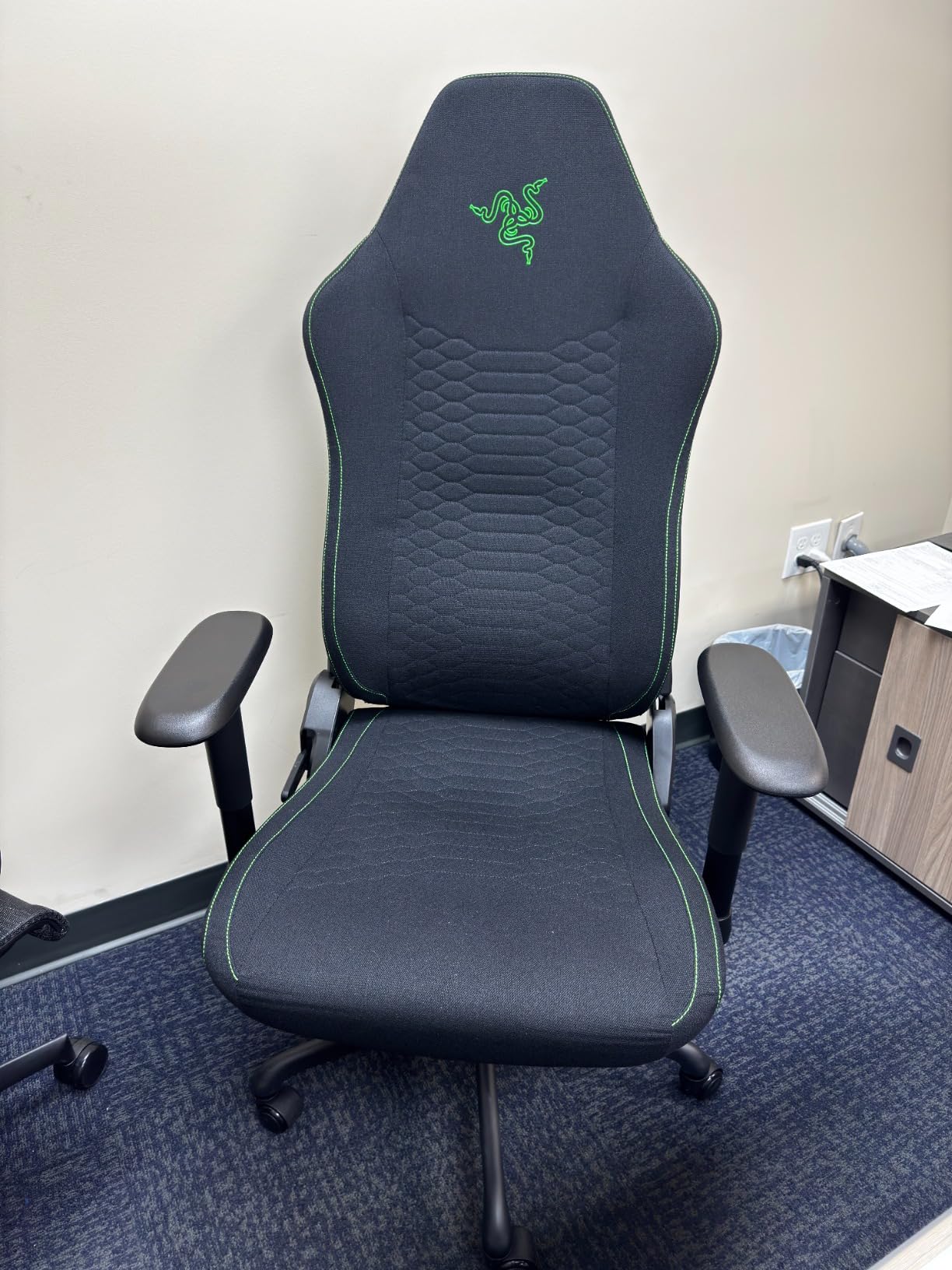 Razer Iskur V2 X Ergonomic Gaming Chair, Black customer photo 2