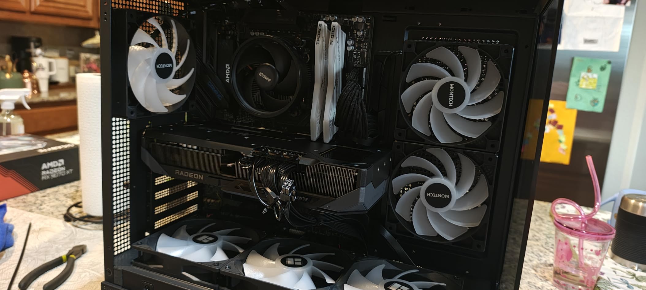 GIGABYTE Radeon RX 9070 XT Gaming OC 16G Graphics Card, PCIe 5.0, 16GB GDDR6, GV-R9070XTGAMING OC-16GD Video Card customer photo 1