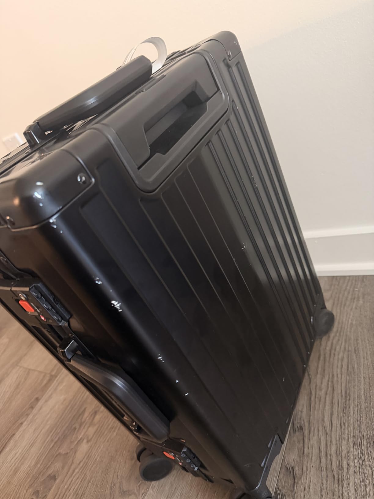 UrbanExplorer All Aluminum Carry On Luggage 22x14x9 Airline Approved Heavy Duty Hard Shell Suitcases Zipperless Suitcase with TSA Lock, Sliver, 20 Inch customer photo 2