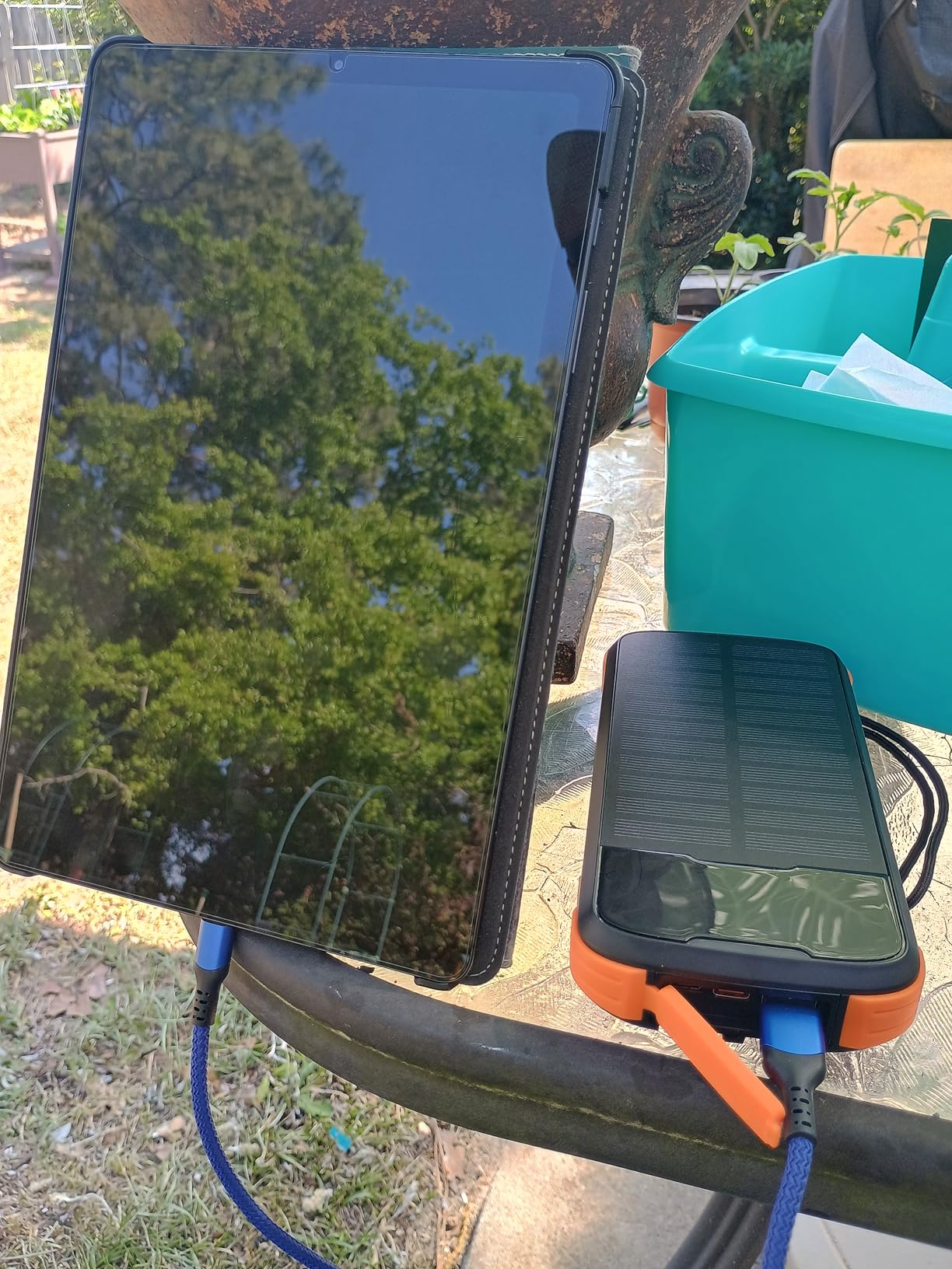 MINRISE Solar Power Bank 40000mAh, Portable Charger PD 20W Fast Charging customer photo 2
