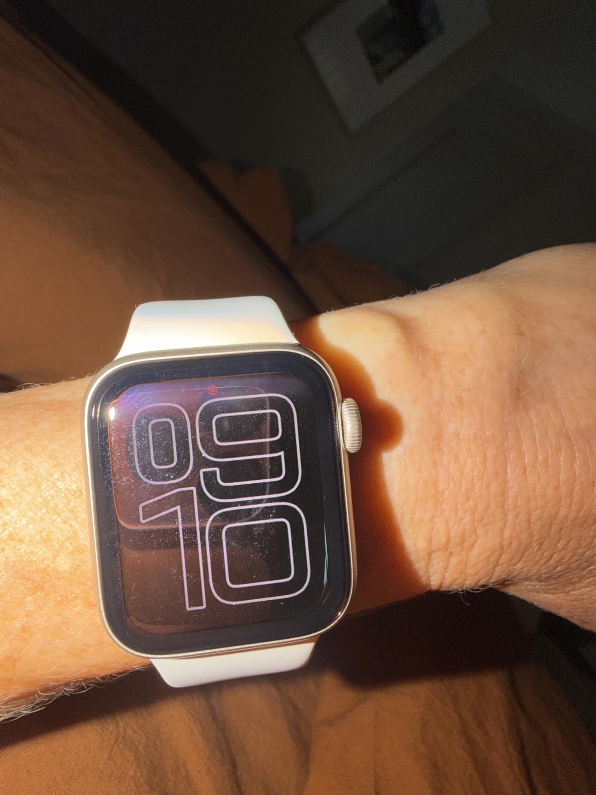 Apple Watch SE 3 [GPS 40mm] Smartwatch with Starlight Aluminum Case with Starlight Sport Band - S/M. Fitness and Sleep Trackers, Heart Rate Monitor, Always-On Display, Water Resistant customer photo 1