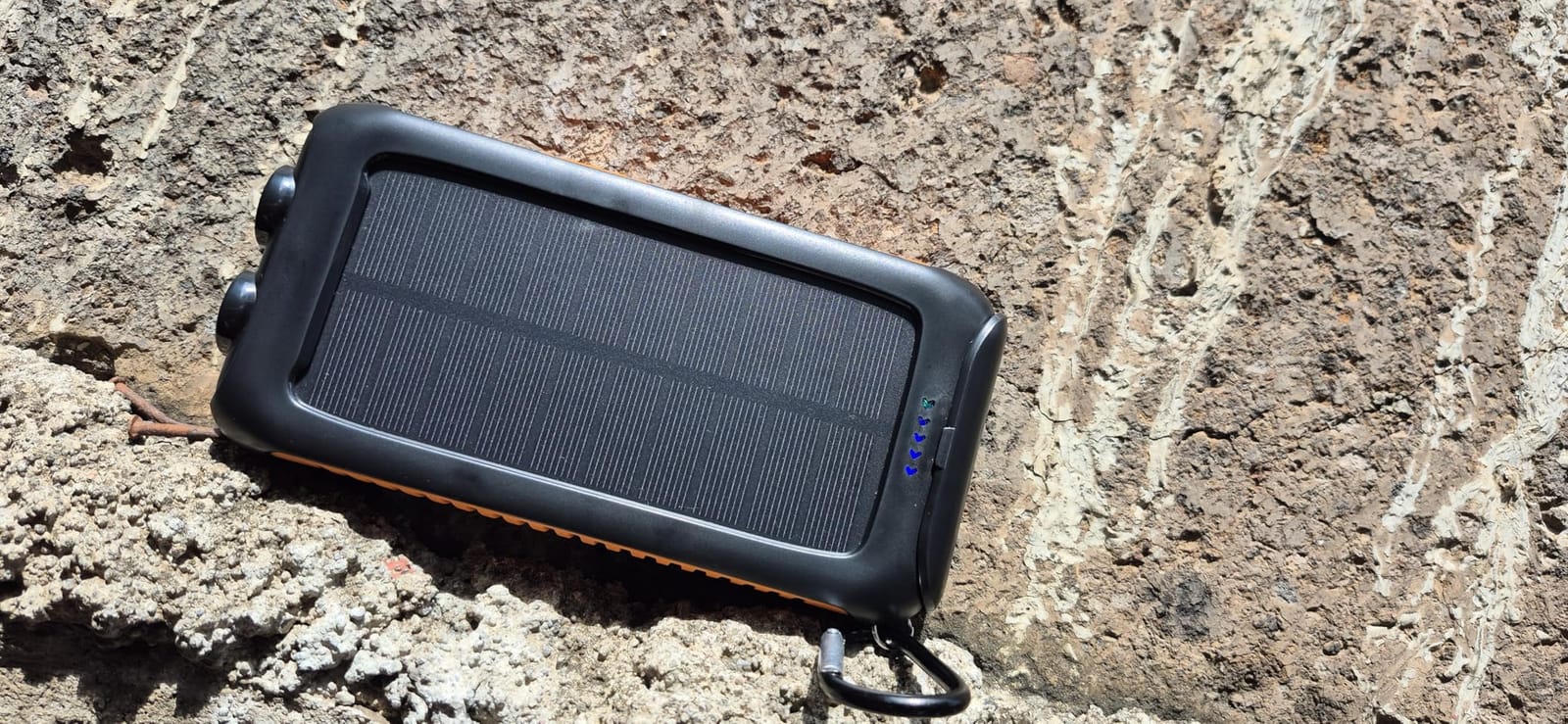 Nuynix 49800mAh Solar Power Bank with 15W Fast Charging & USB Charging customer photo 1