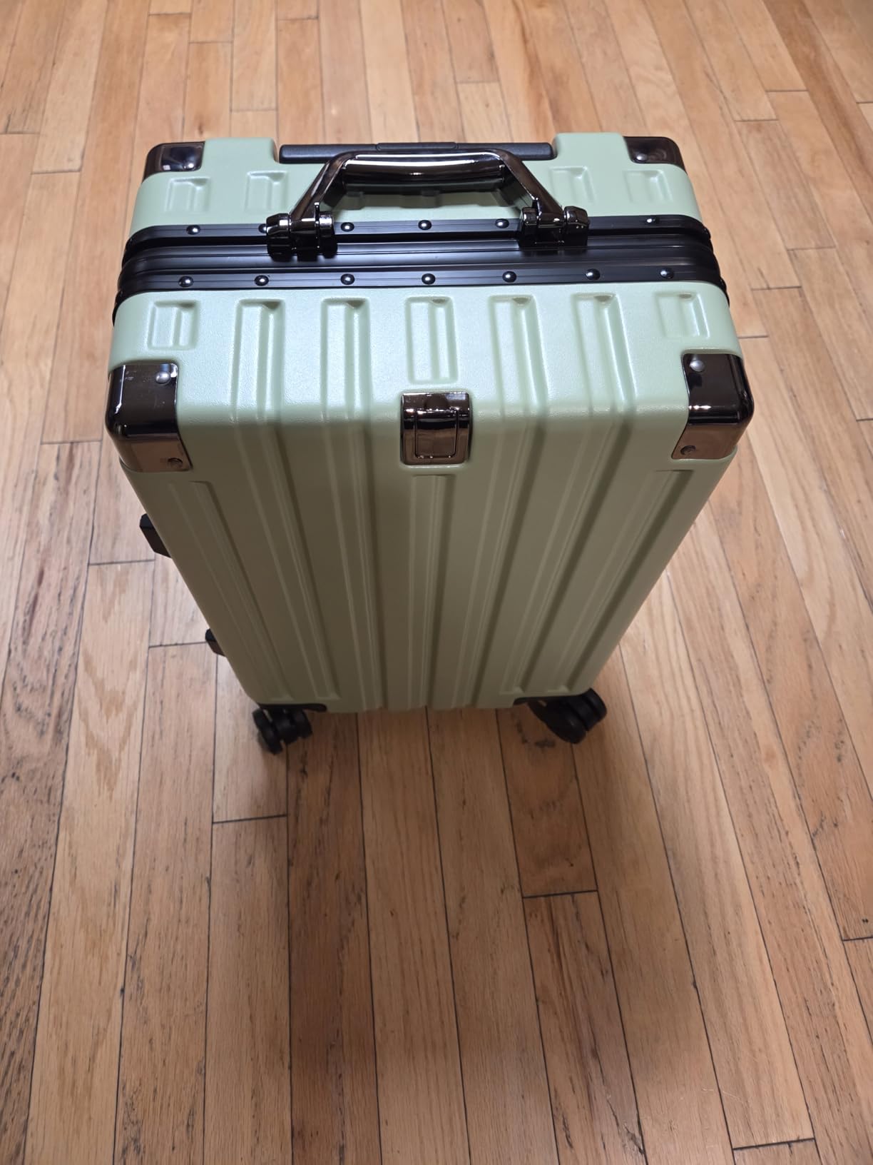 Krute Zipperless Carry On Luggage with Wheels 20 inch Hardshell Suitcase customer photo 1